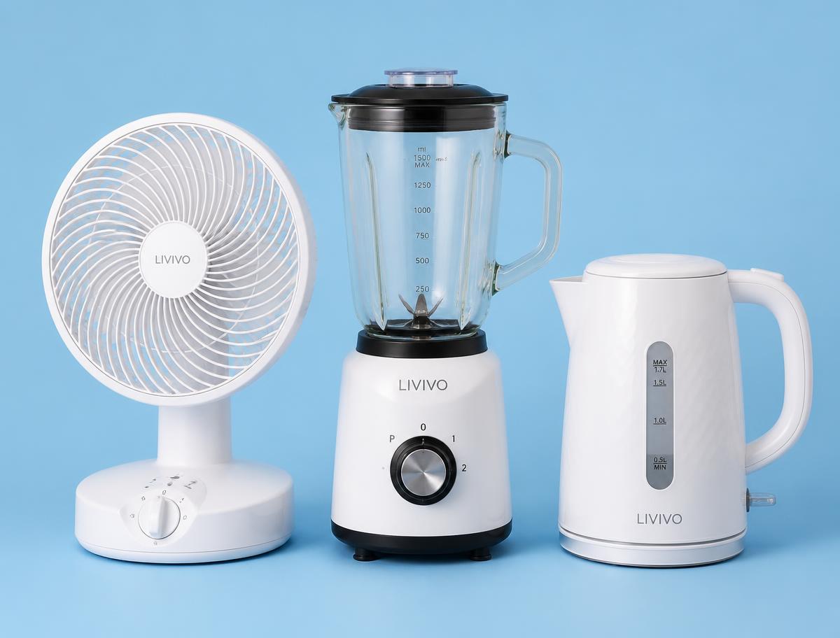 Ventilador, liquidificador e chaleira elétrica novos à venda na Via Electron